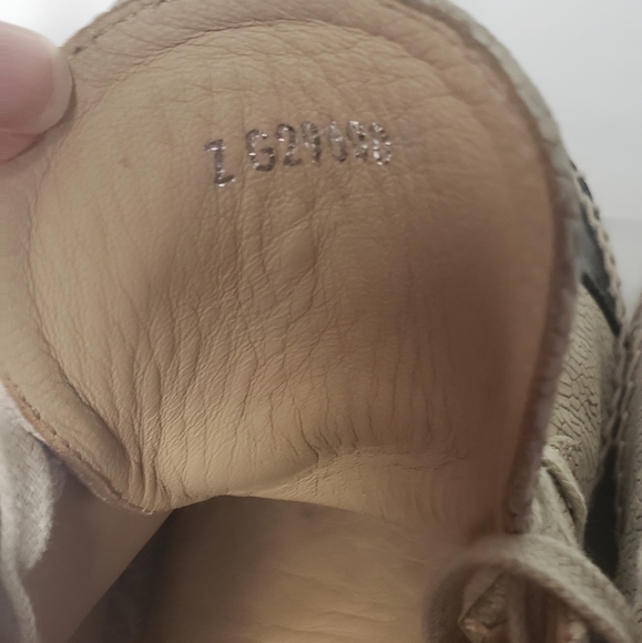 Chanel Embossed high top Espadrille - Picture 3 of 9